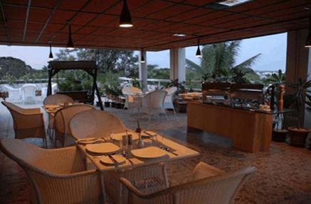 Hotel Bhagyalaxmi Shirdi Restoran gambar